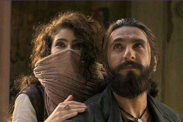 Ranveer Singh in Dhurandhar: Raw and Undekha streaming on JioHotstar