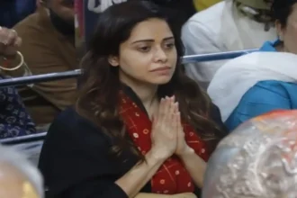 Nusrat Bharuchas Mahakal Temple Visit Sparks Debate 1