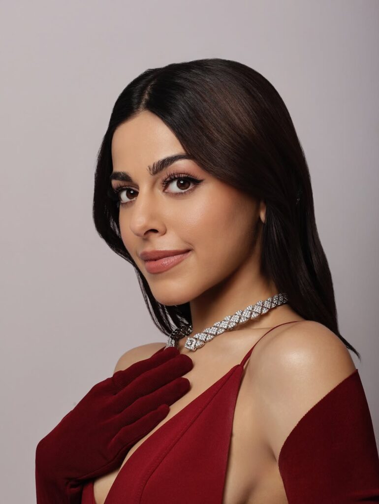 Valentine’s Day 2026: From Kriti Sanon to Shraddha Kapoor, 7 Bollywood Divas Turning Up the Heat in Red 39 Valentine’s Day 2026: From Kriti Sanon to Shraddha Kapoor, 7 Bollywood Divas Turning Up the Heat in Red