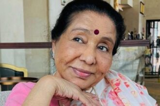Asha Bhosle performance after injury Zeenat Aman tribute story
