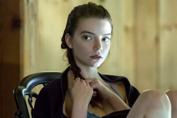 Anya Taylor-Joy's Thoroughbreds Is an Underrated Psychological Thriller Worth Watching 59 Anya Taylor-Joy and Olivia Cooke in the psychological thriller Thoroughbreds