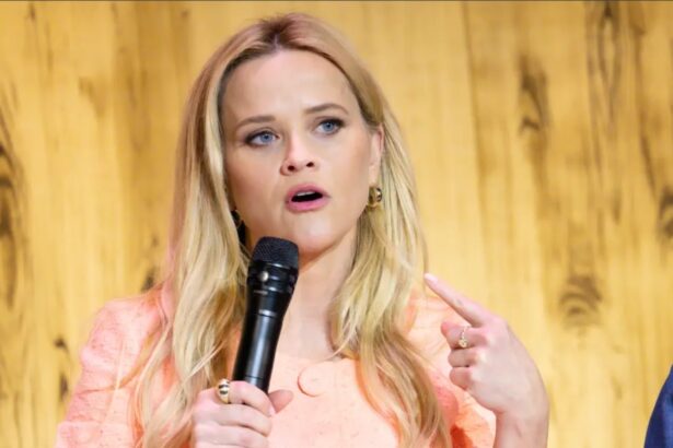 Reese Witherspoon Says Dad John Is ‘Fine Now’ After Hospitalization Following Reported Fall 71 Reese Witherspoon and her father John Draper Witherspoon