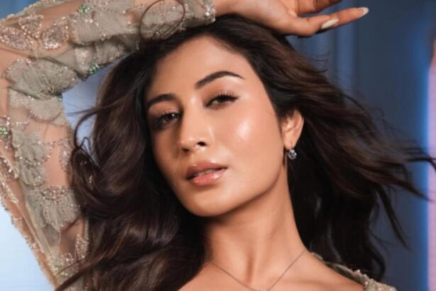 Did Shreya Kalra Defeat Shivangi Joshi to Win Lock Upp 2? Report Claims Winner Was Leaked Before Finale 55 Shreya Kalra and Shivangi Joshi in Lock Upp Season 2 winner speculation